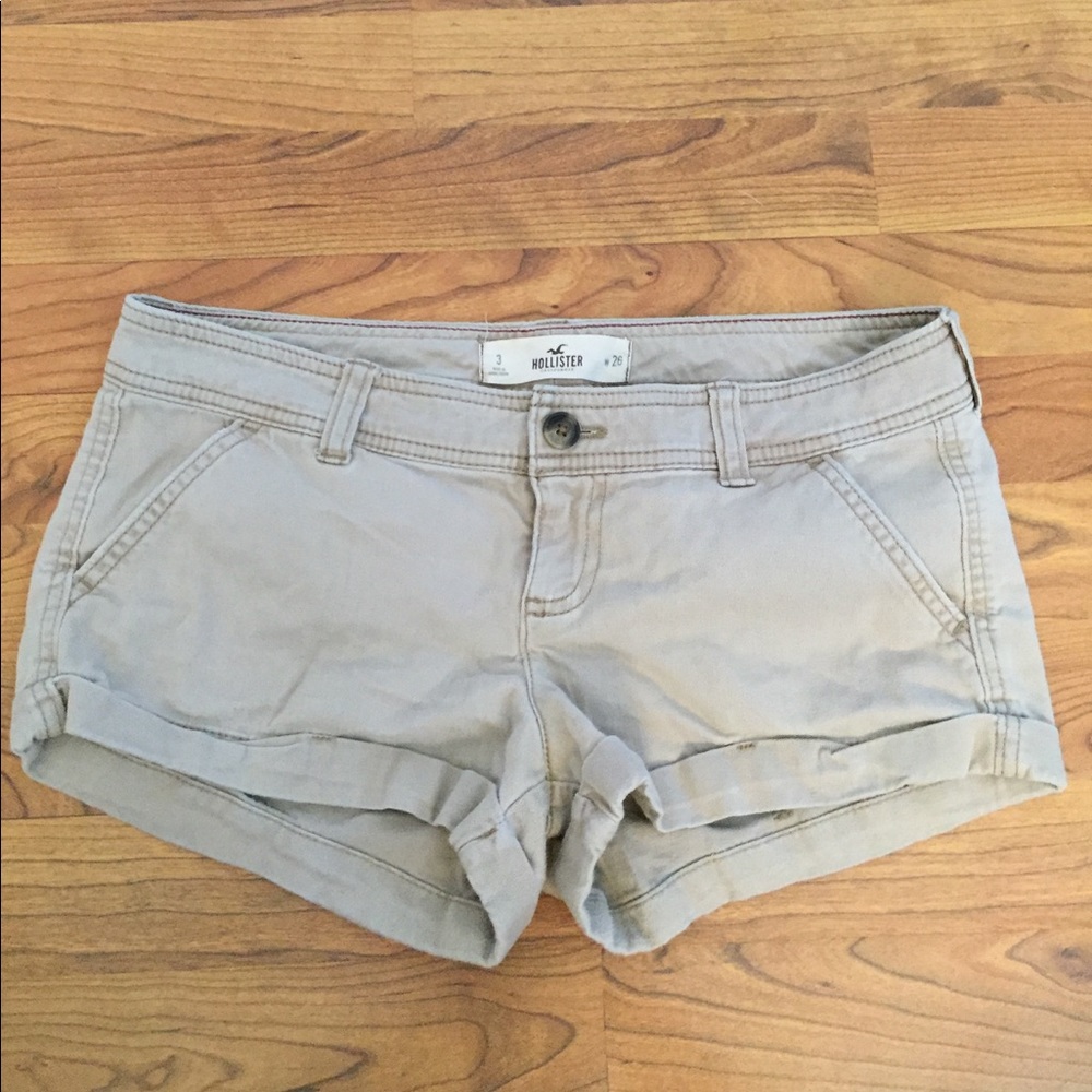 Hollister khaki shorts
